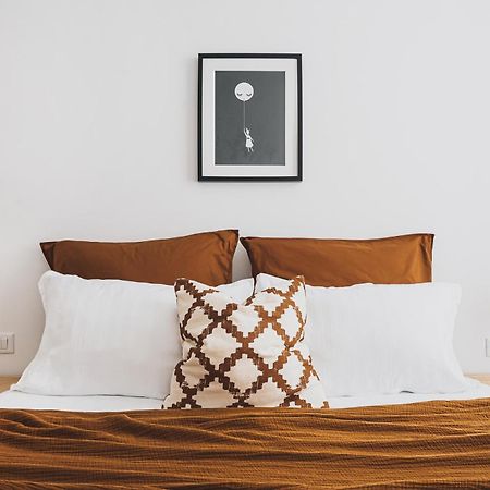Voya Nordic Apartment-A Luxury Oasis In The Old Town Brasov Luaran gambar