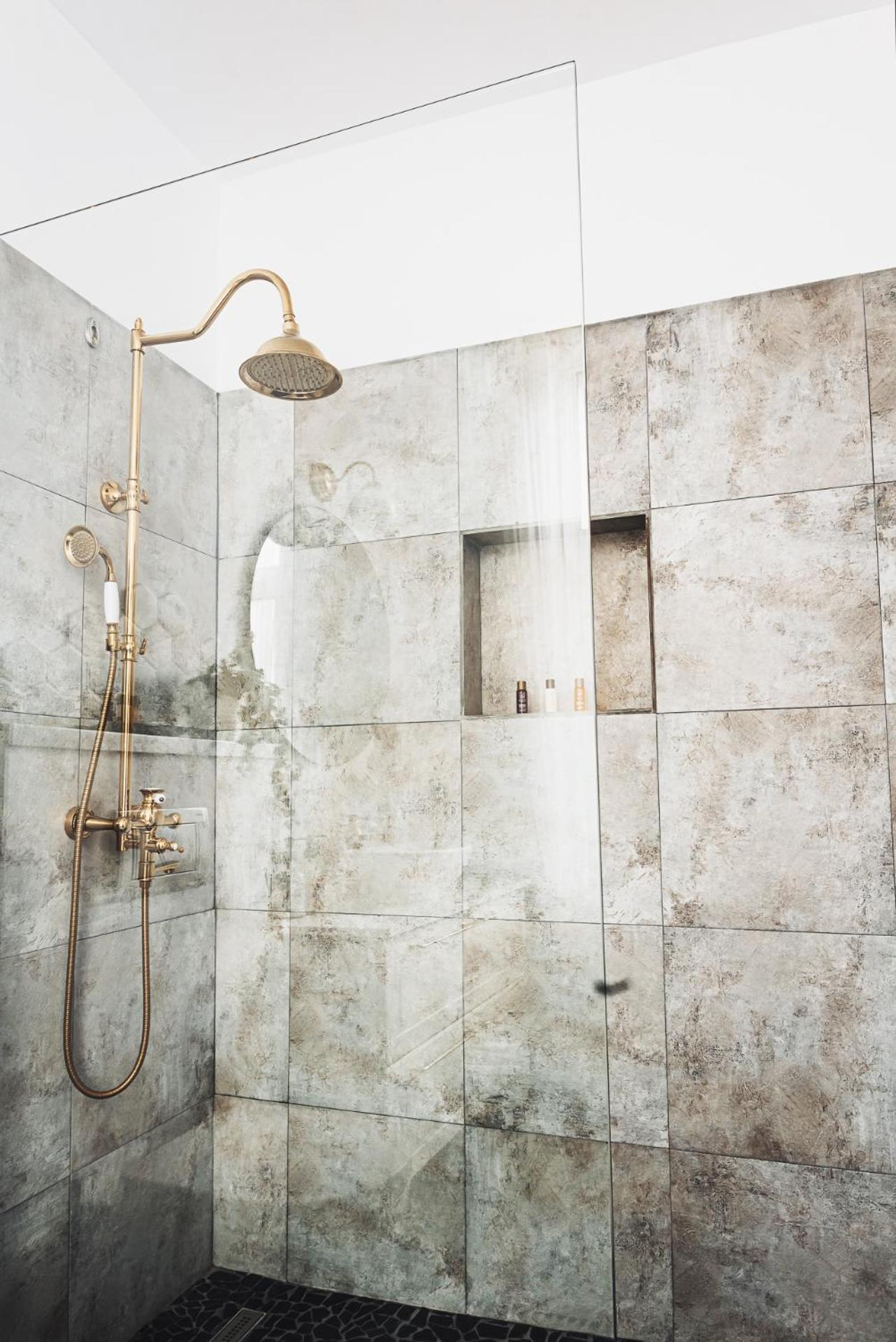 Voya Nordic Apartment-A Luxury Oasis In The Old Town Brasov Luaran gambar