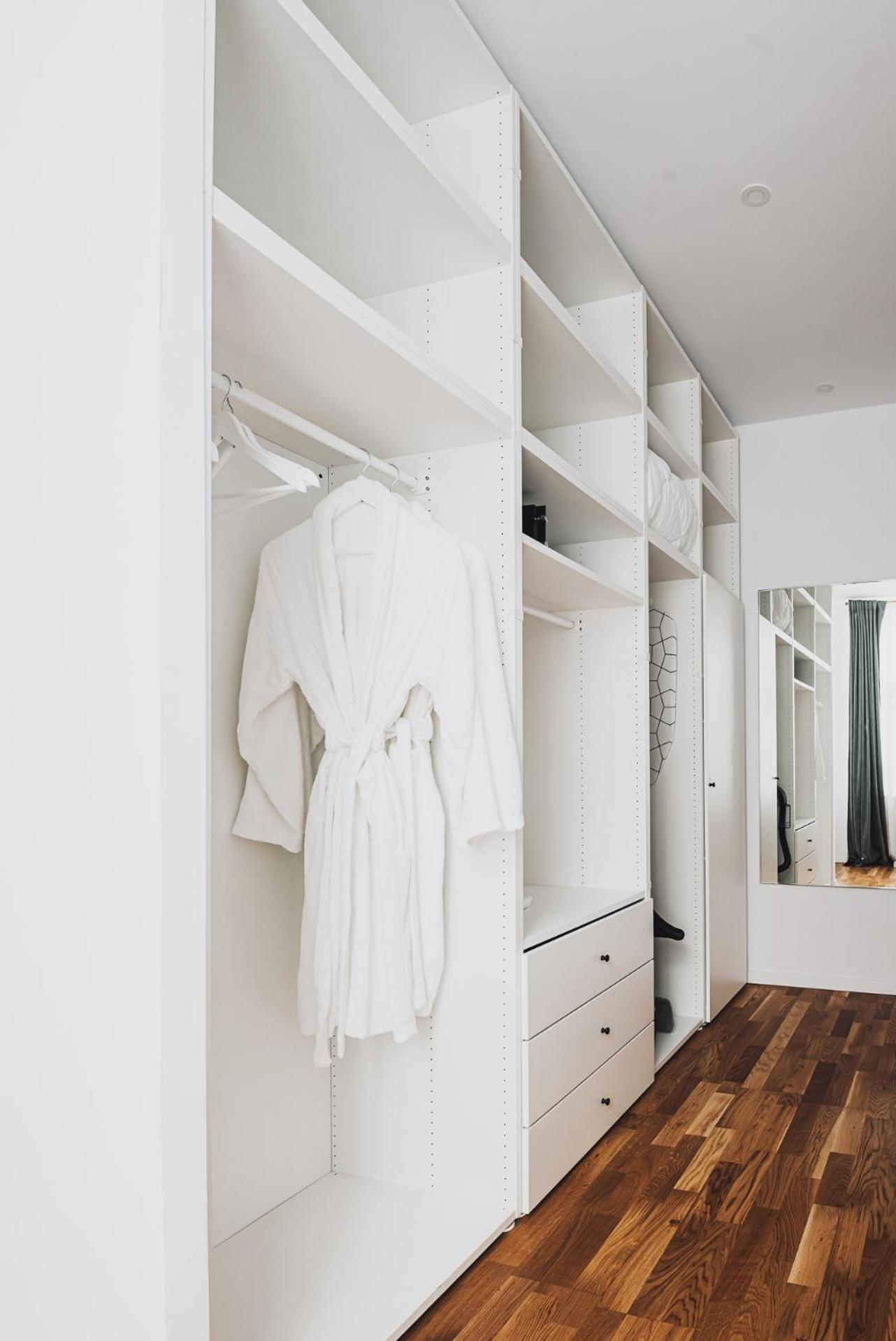 Voya Nordic Apartment-A Luxury Oasis In The Old Town Brasov Luaran gambar